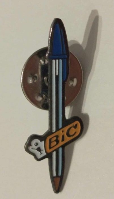Pin caneta da marca francesa BIC