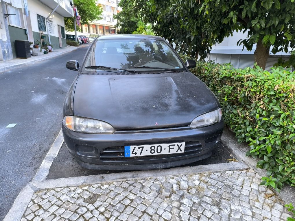Carro em bom estado para os anos que tem