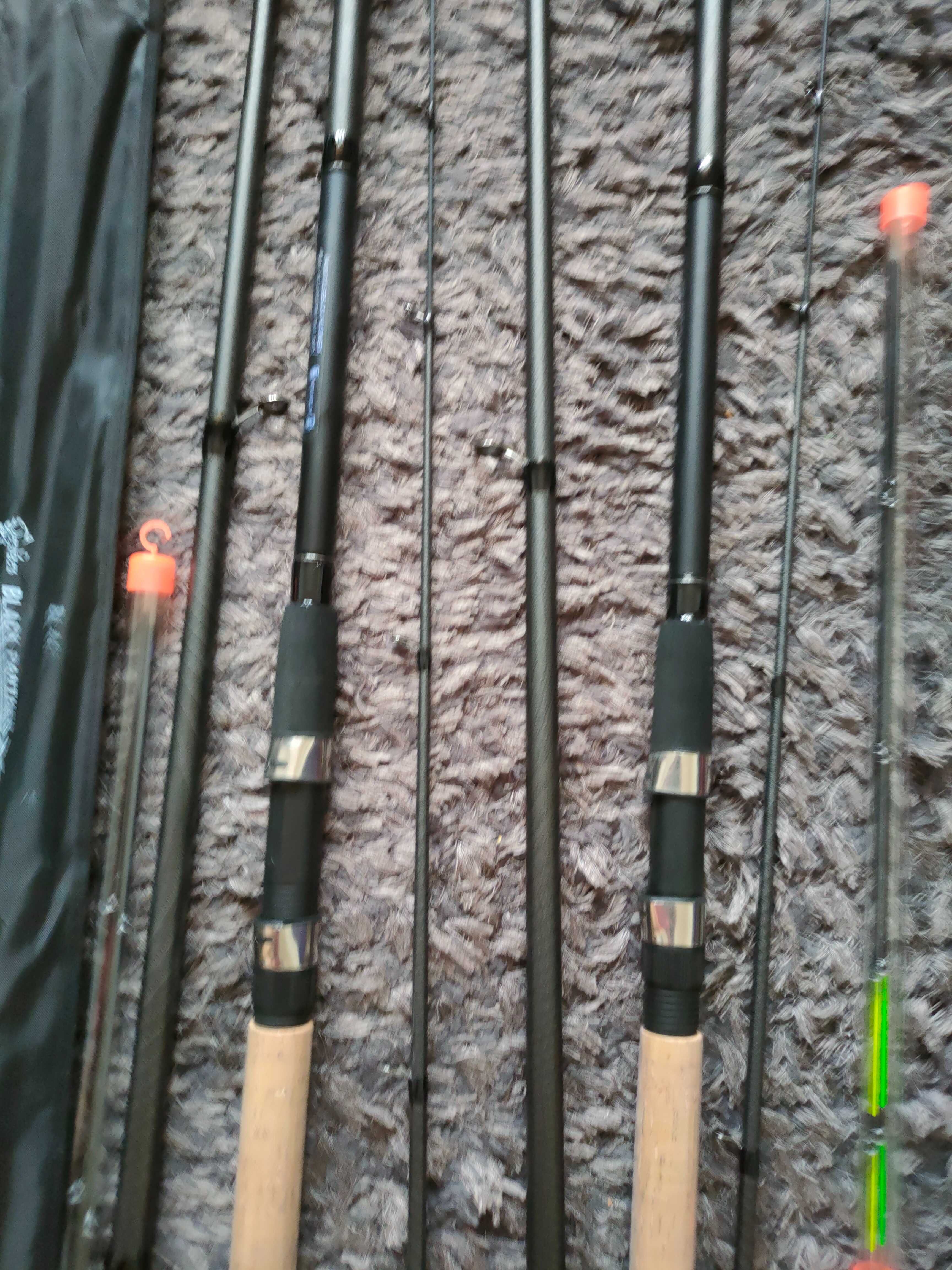 2 feedery Black Panther 3,60m-150 gram+2 kołowrotki wolny bieg 5000