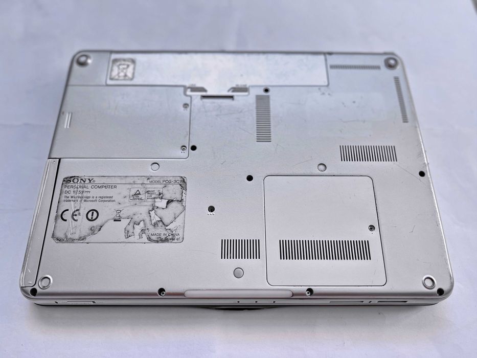 Sony Vaio Damaged VGN-CS11S for Parts64171735038465123