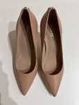 Sapatos de salto alto Guess