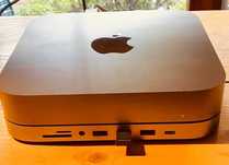 Apple Mac mini wersja wzmocniona + Hub Satechi w zestawie.