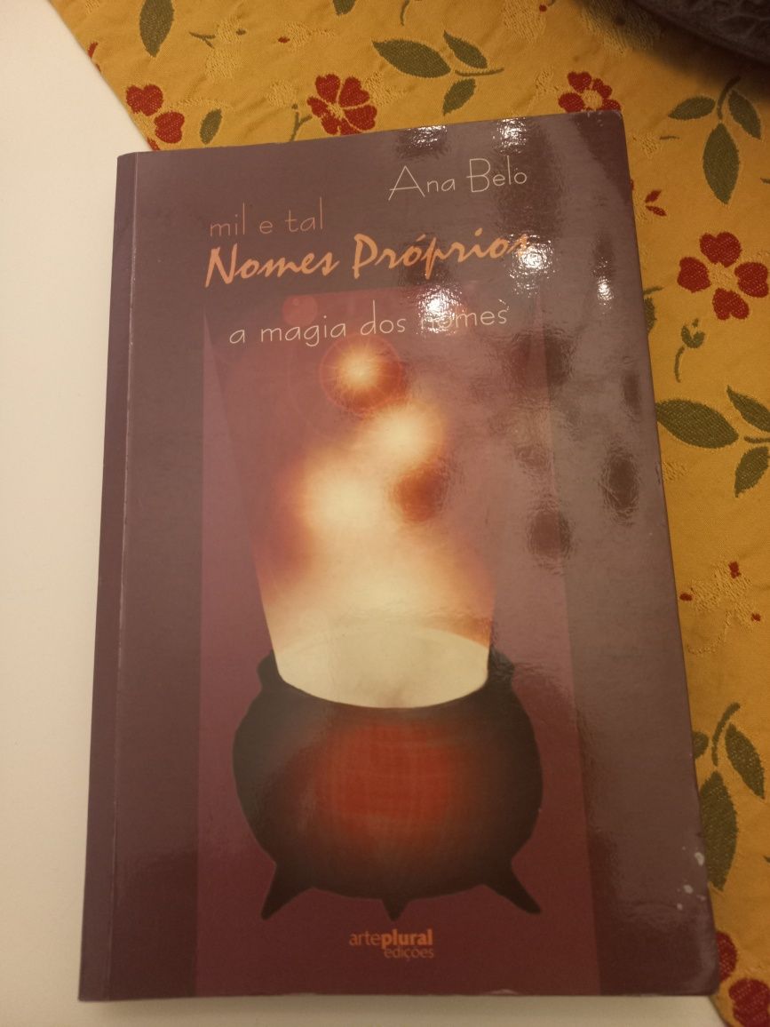 Bons livros,  boas leituras, sofa ou jardim, leituras inteligentes lar