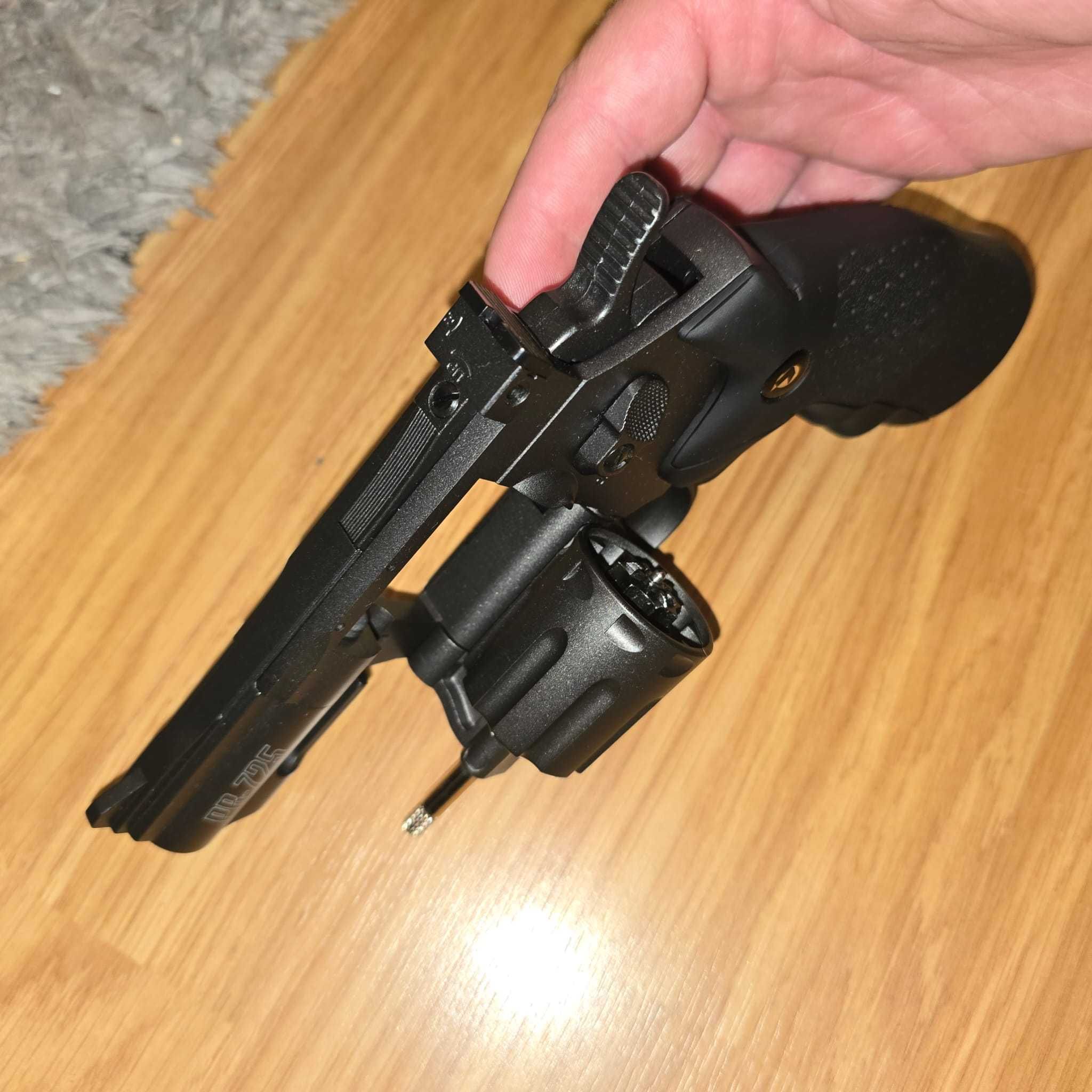 Revólver CO2 GAMO PR-725 - CHUMBOS 4.5mm