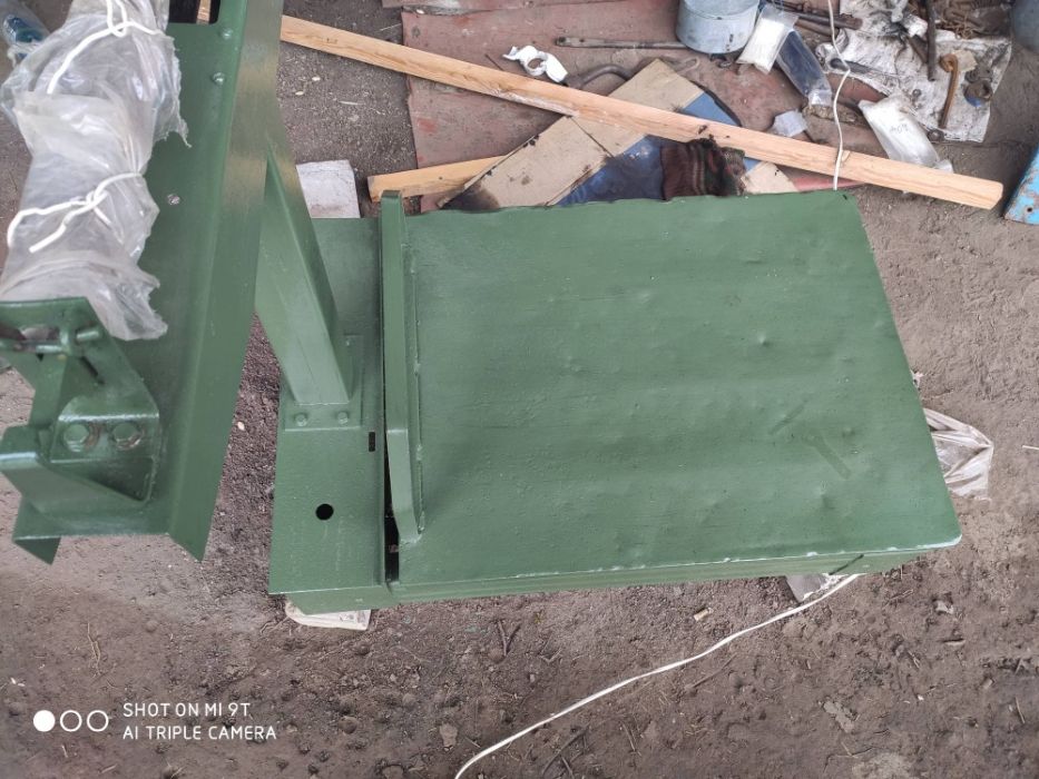 продам веса напольні 500к ґ (ваги)