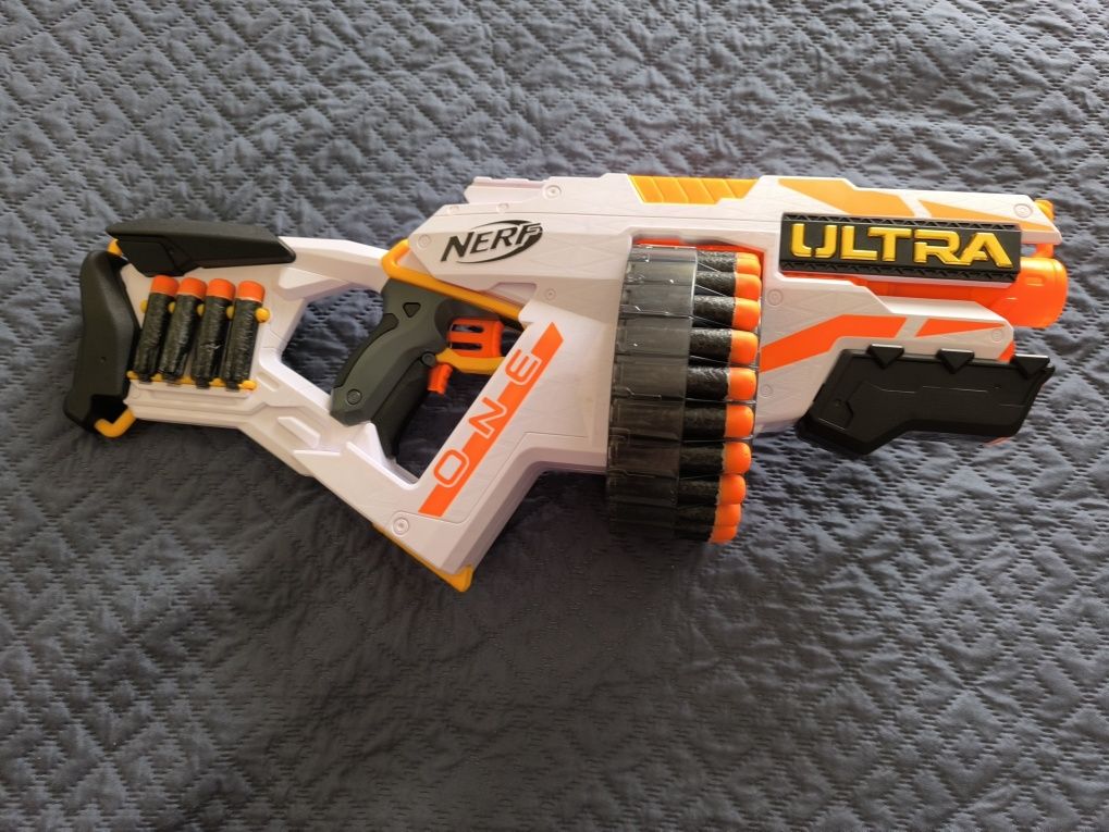 Nerf elétrica em ótimo estado