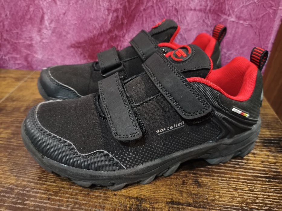 Buty adidasy czarne dla chłopca r.35 American Club