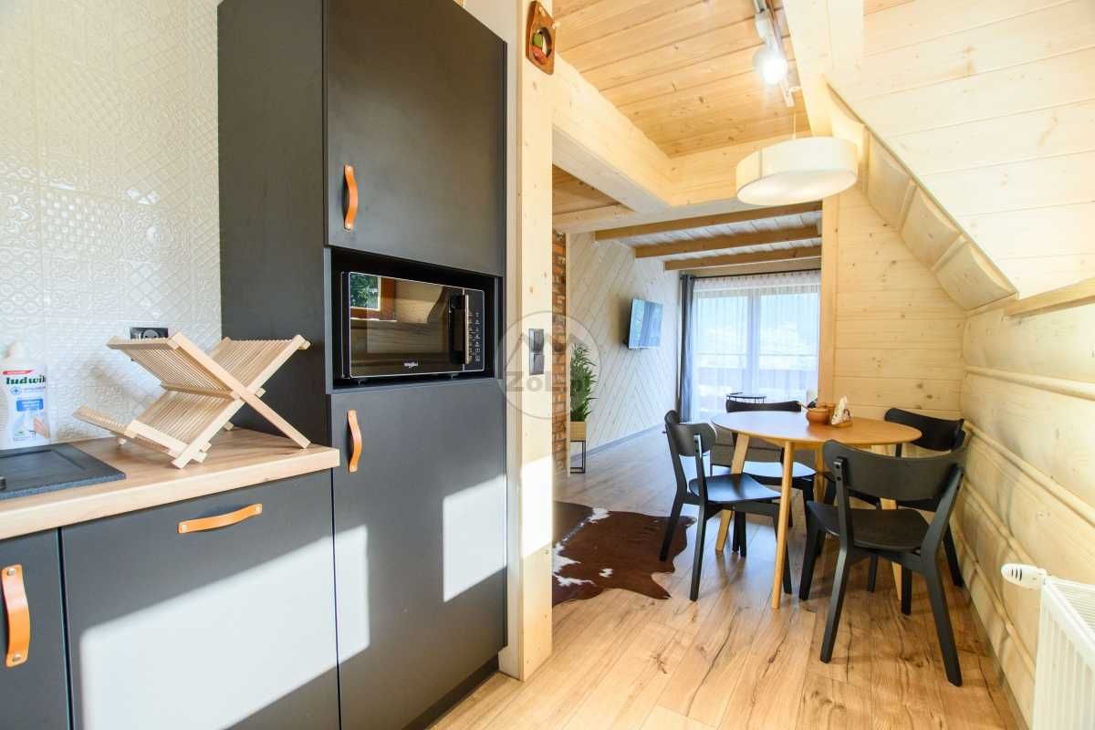 Pokoje i Apartamenty "Pod Blachówką 9"