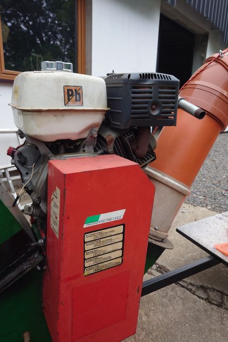 Profesjonalny rębak rozdrabniacz spalinowy Włoskiej marki Green Techni