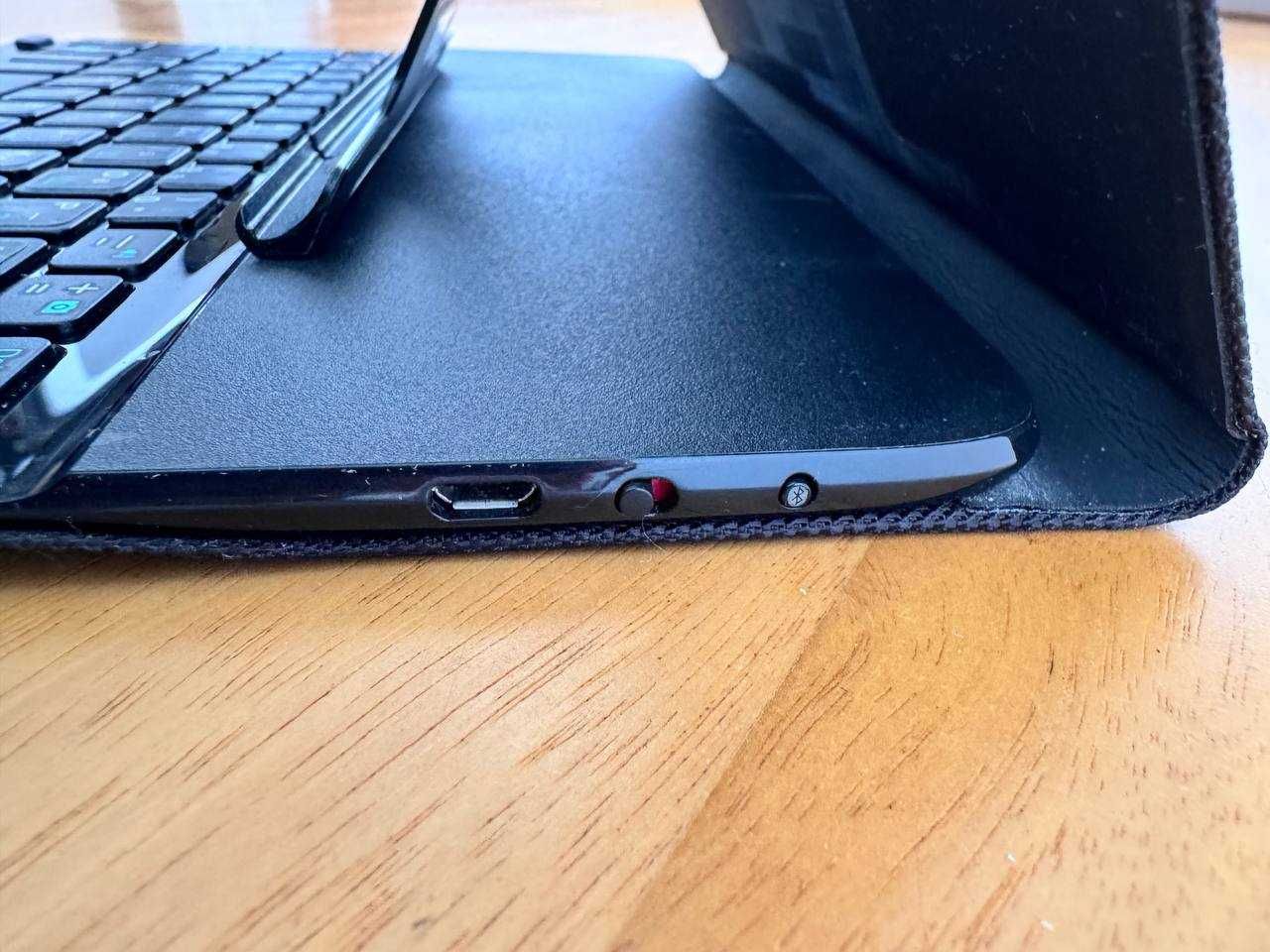 Ochronne Etui z Bluetooth Klawiaturą