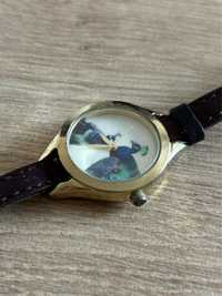 Elegancki skromny zegarek z pawiami