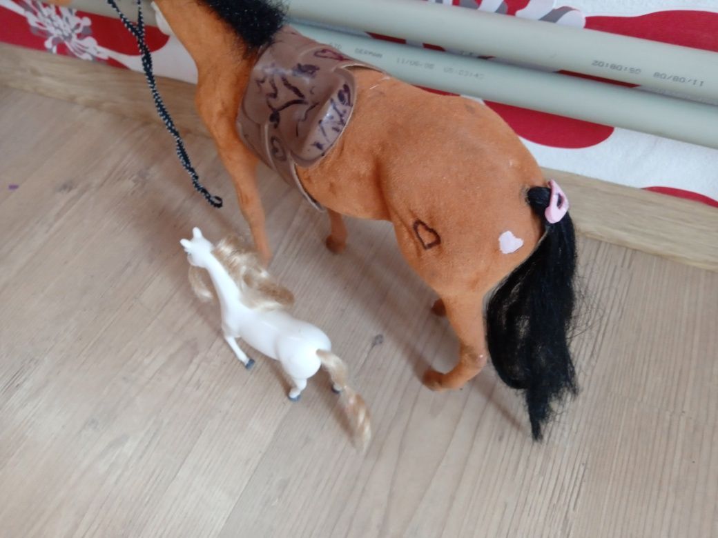Іграшки коник лошадка