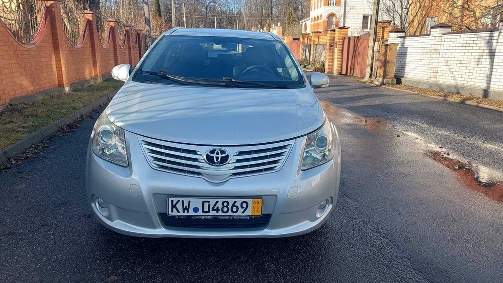 Продам Toyota Avensis 2010 року