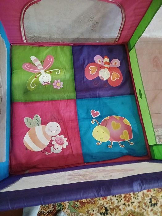 Манєж дитячий різнокольоровий