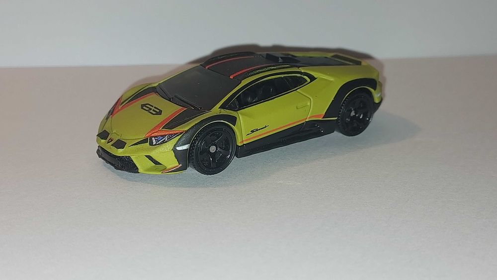 Lamborghini Huracan Sterrato Matchbox Moving