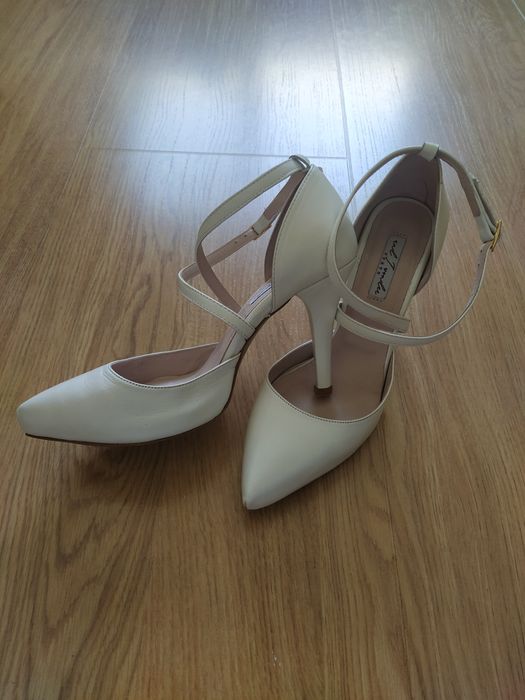 Sapatos de noiva branco pérola "and I Wonder"