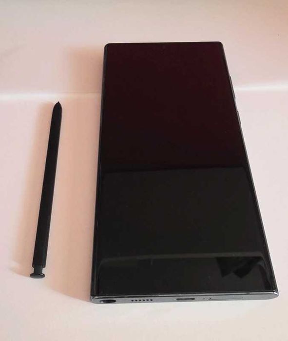 Samsung S22 Ultra 512gb.  Muito bom