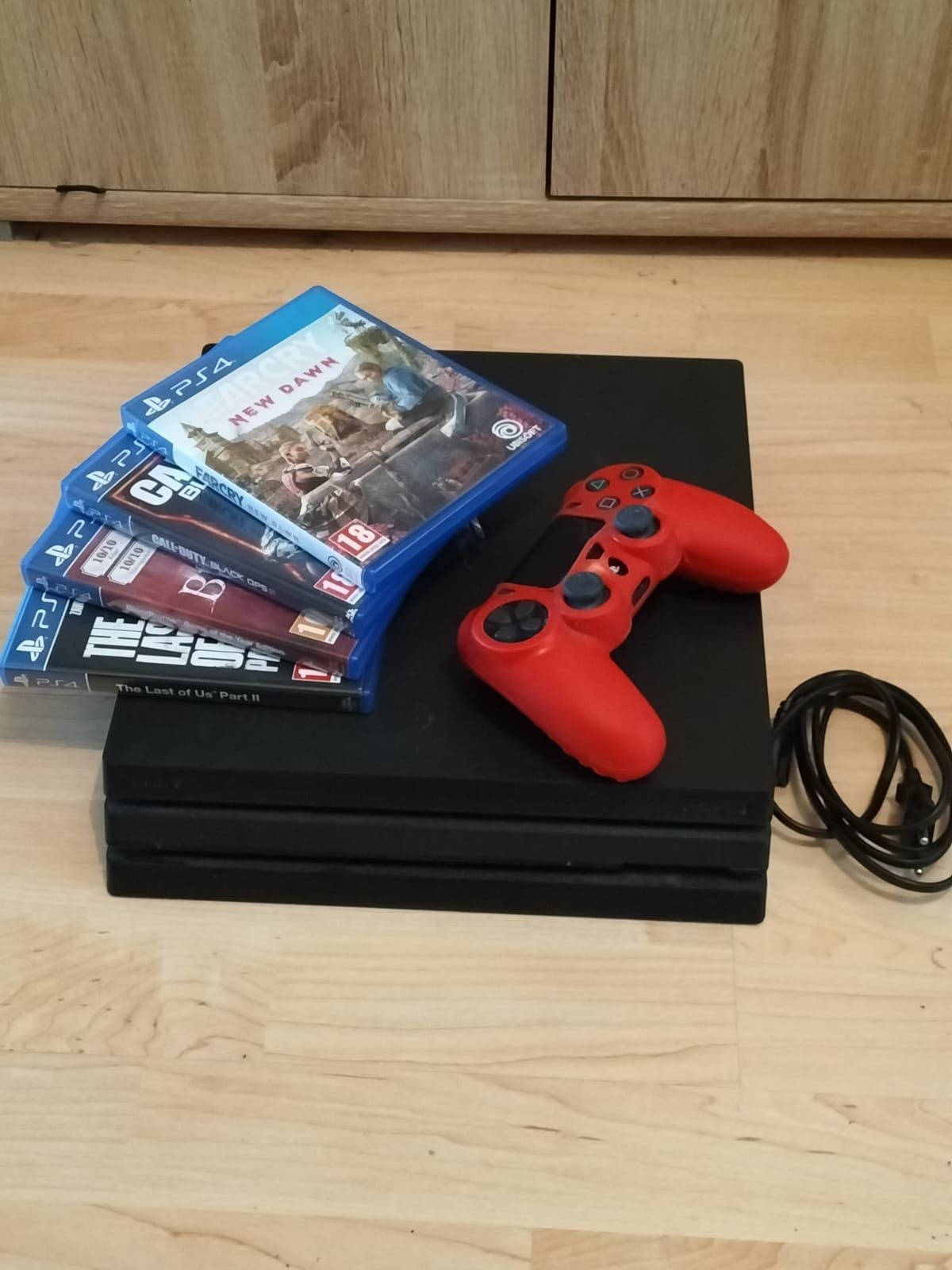 Konsola PS4 PRO 1 TB