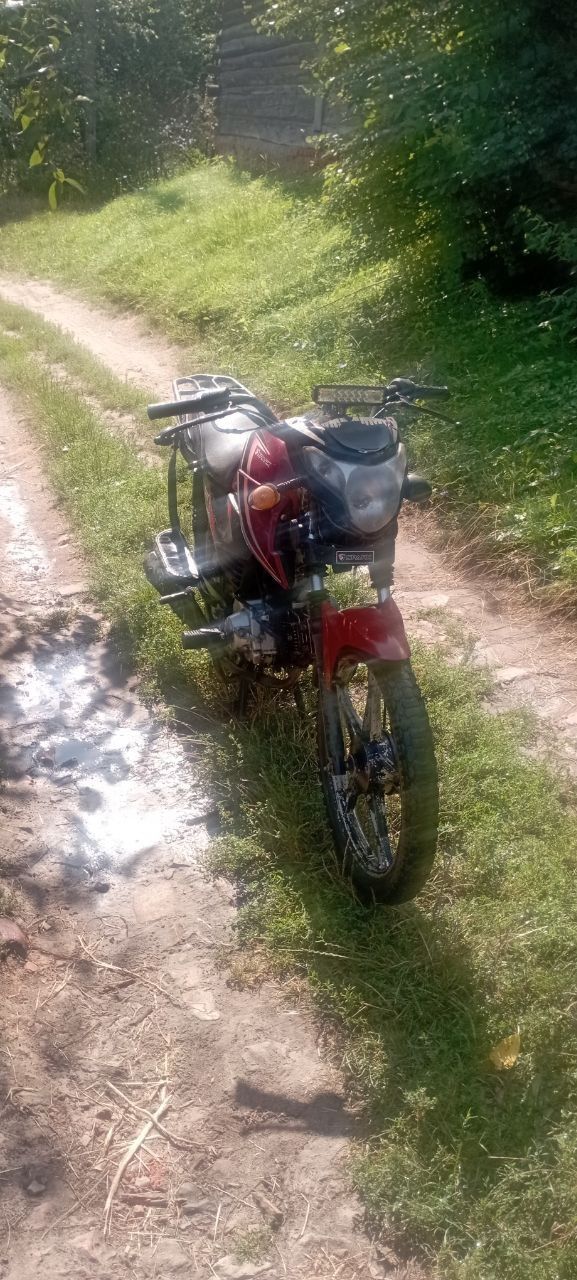 Продам мопед spark 125 куб ціна 9000