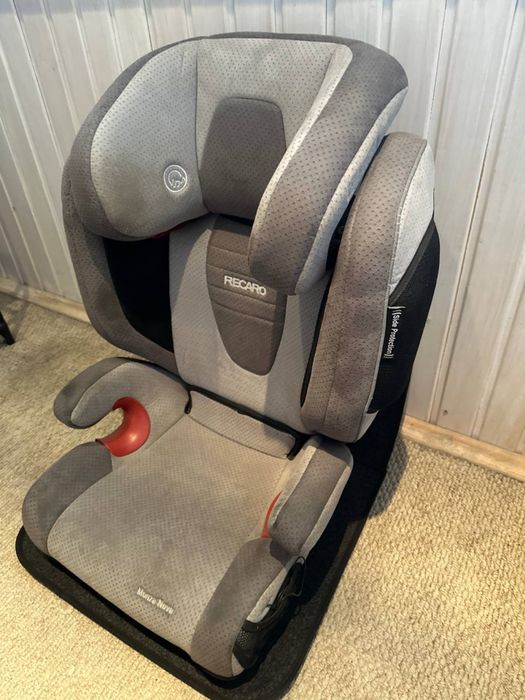 Автокрісло RECARO MONZA nova у відмінному стані