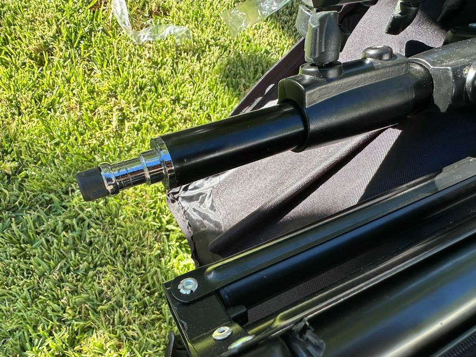 Conjunto de 3 tripés de iluminação e barra de suporte de fundos