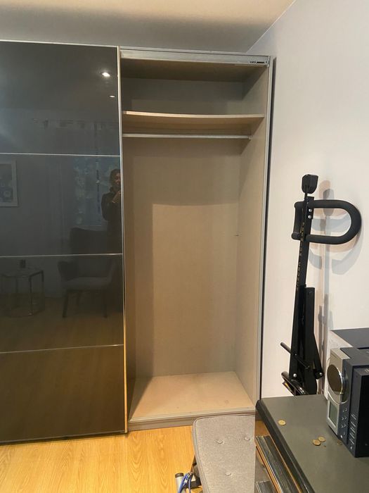 Sprzedam szarą, pakowną komodę