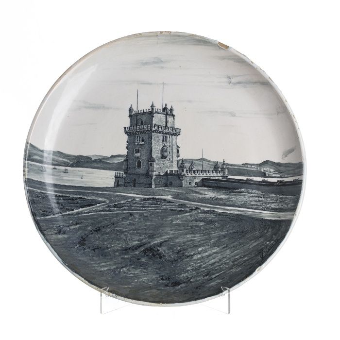 Prato antigo em faiança portuguesa