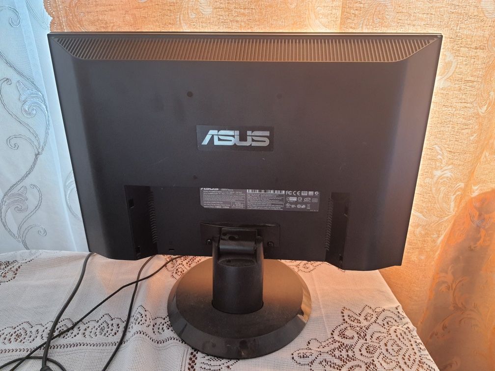 Монітор Asus 19"