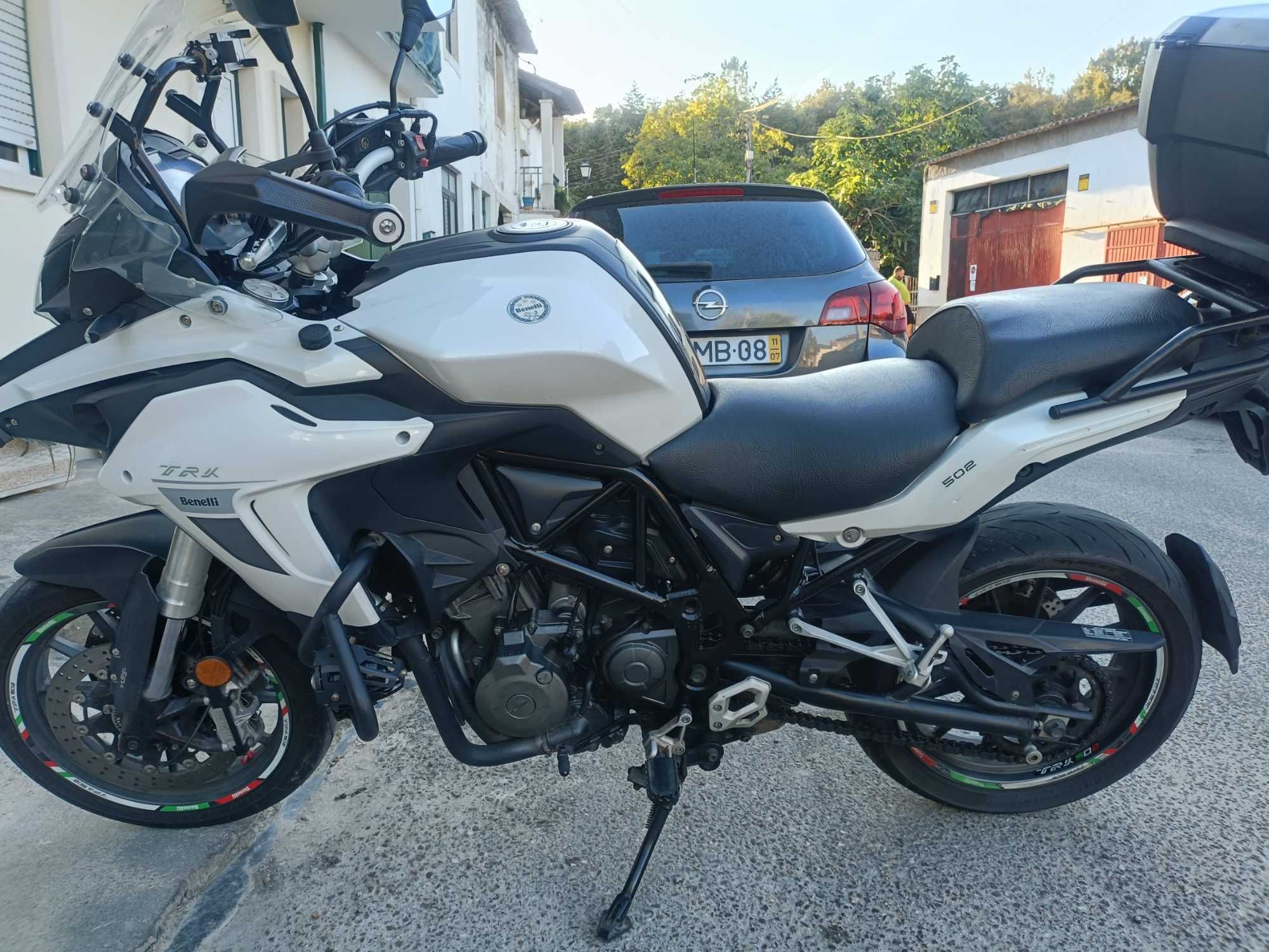 Benelli trk em excelente estado