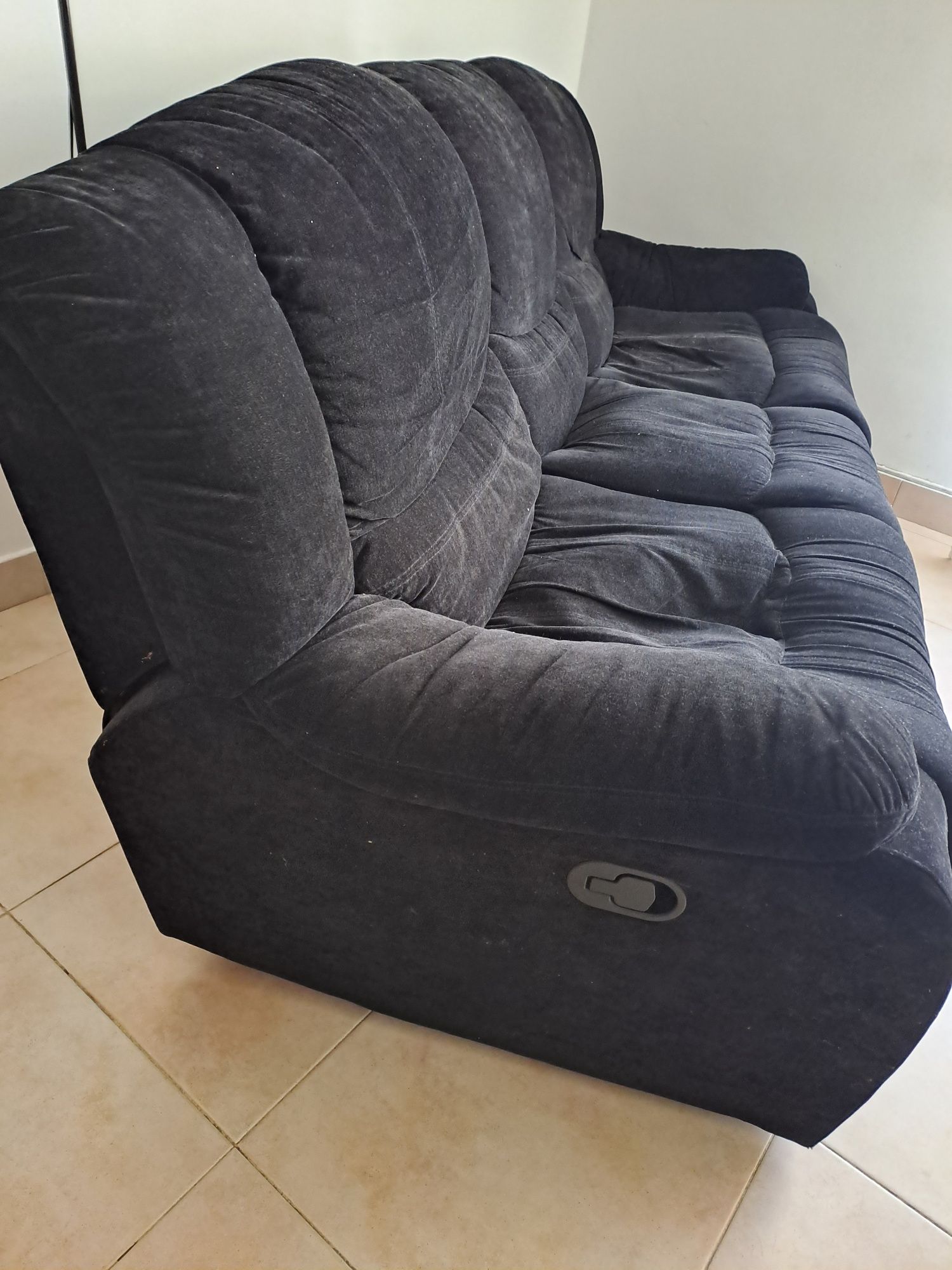 Vendo sofa  preto de 3 lugares