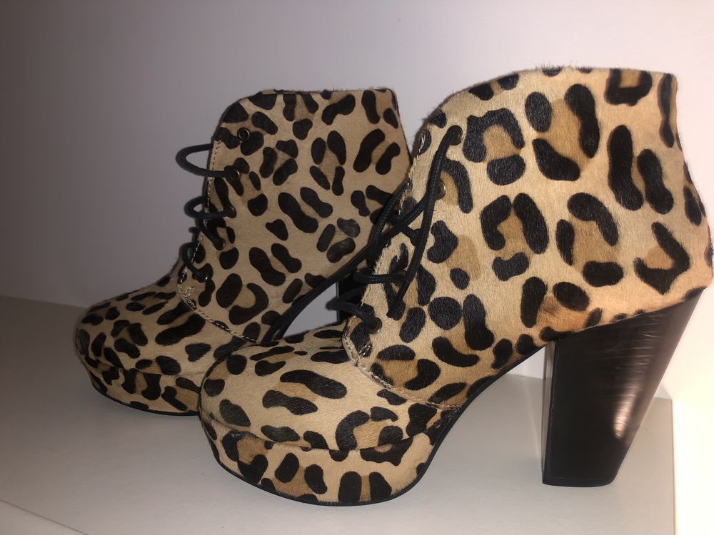 Vendo botas leopardo