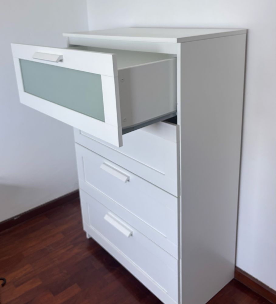 Cómoda BRIMNES (ikea)