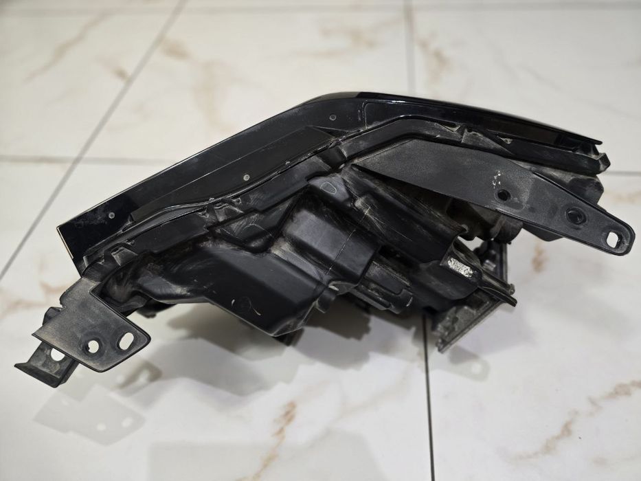 Права фара Mazda cx30 2019-2024