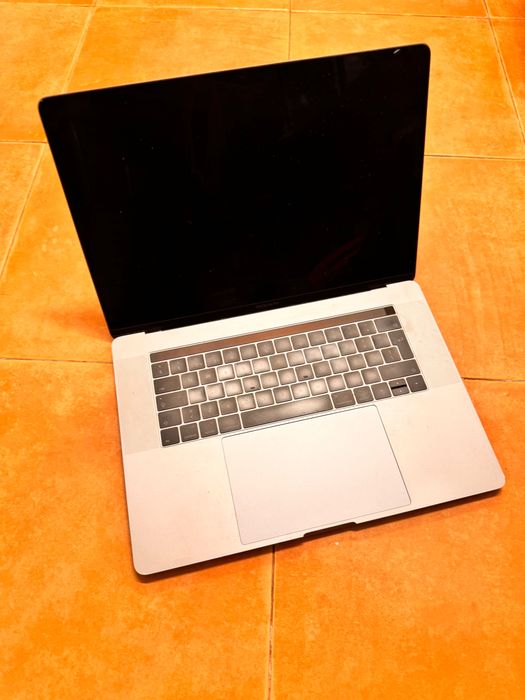 MacBook Pro 2017 15” com i7