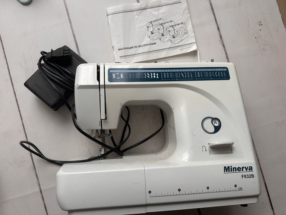 Продаю швейну машину MinervaF832B
