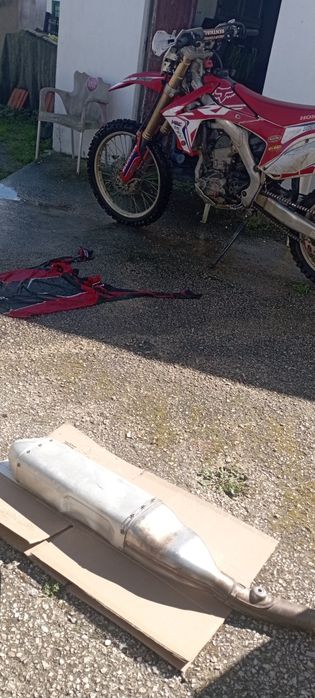 Escape original e miolo novo CRF 250R