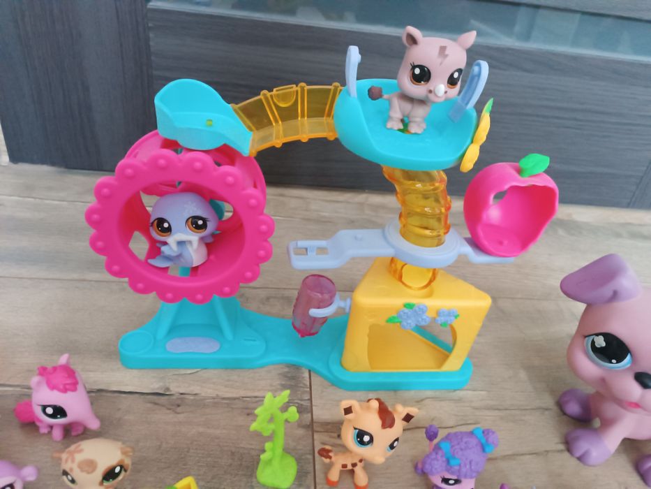 Littlest pet shop 11 zwierzątek + jedno duże fabryka zabawy+safari