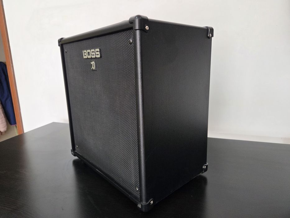 Boss Katana-110 Bass - Impecável