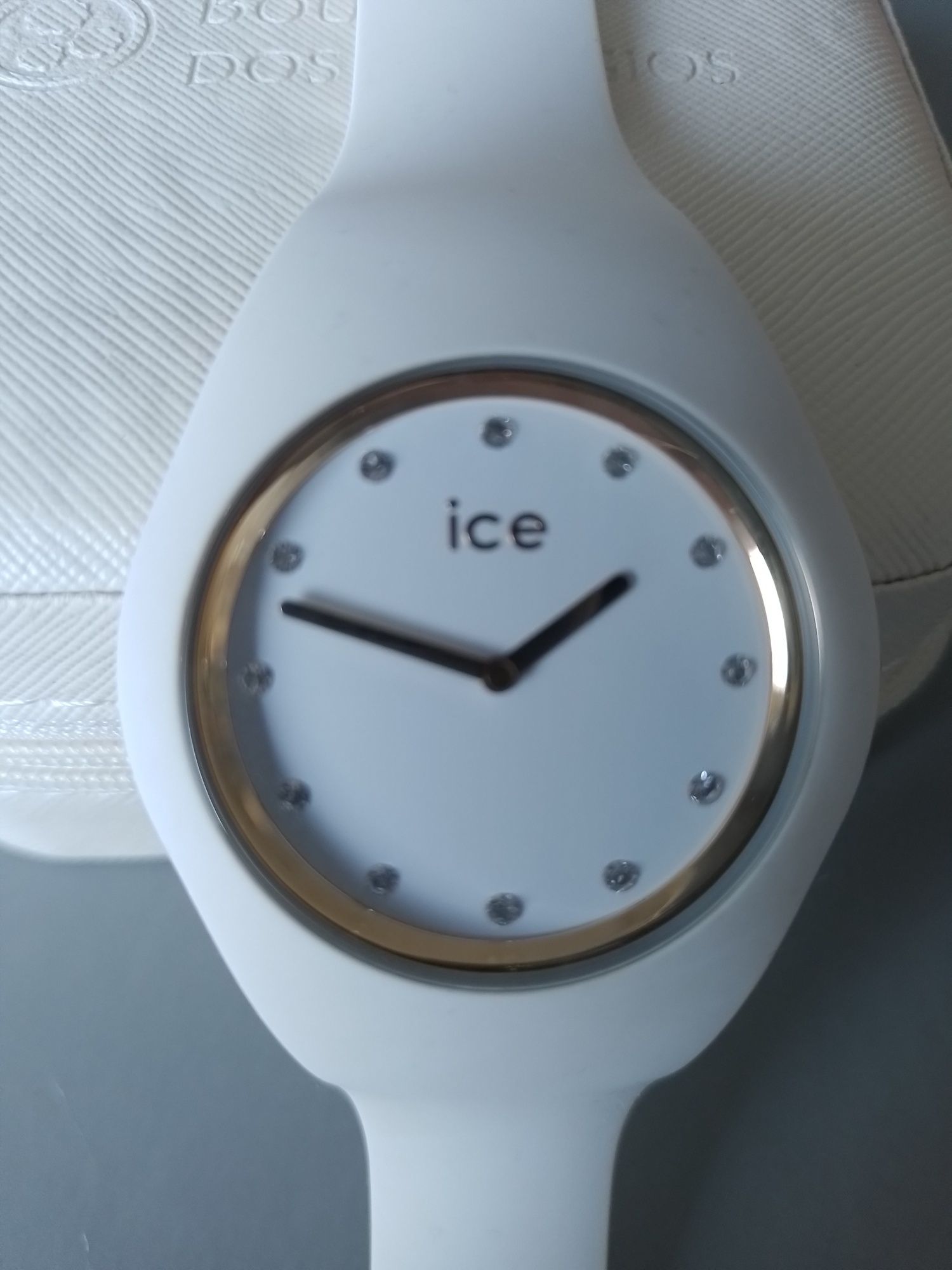 Coffret Boutique dos relógios Ice Watch Cosmos com cristais Swarovski®