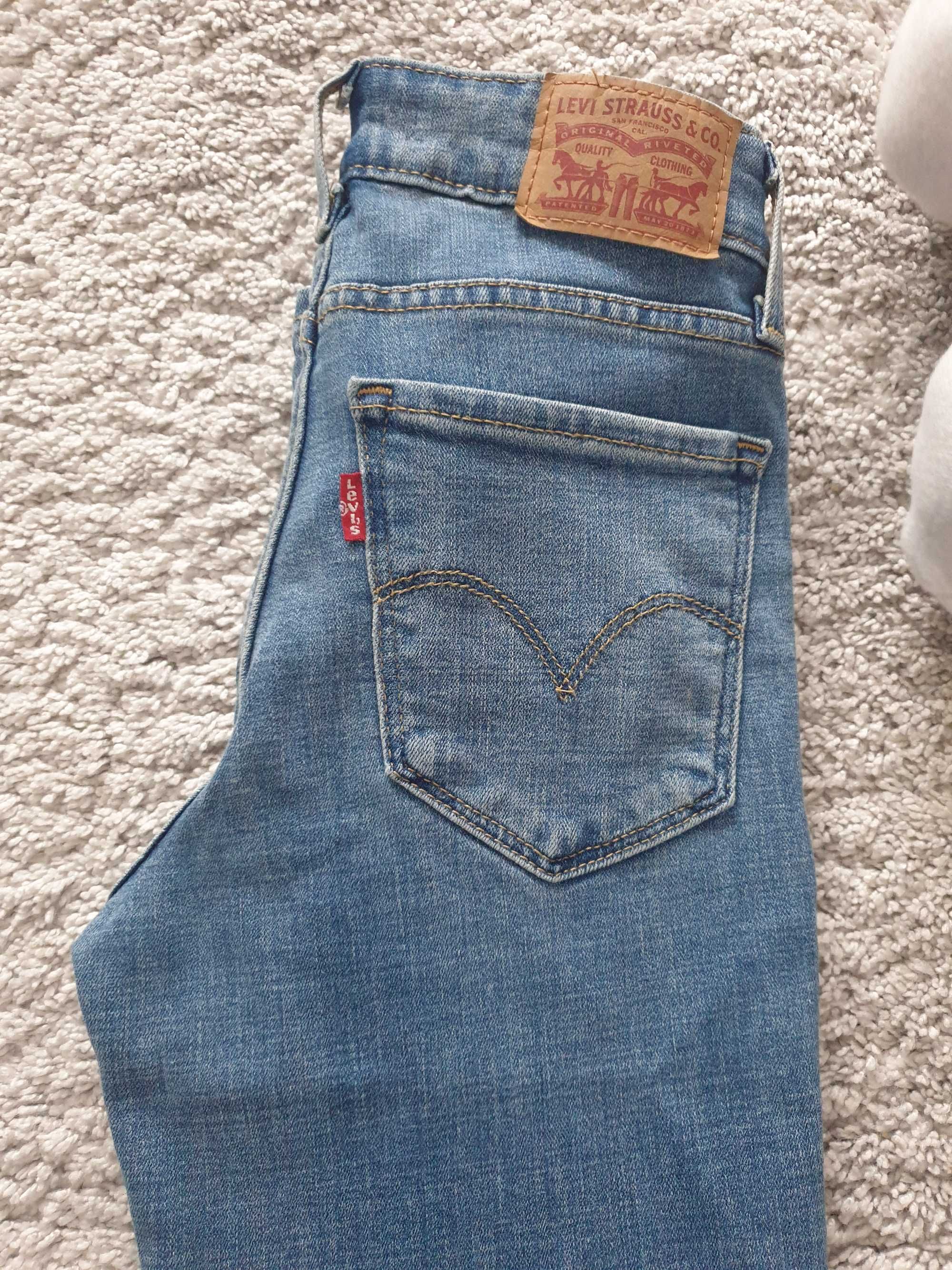 Levis Jeans Senhora Tamanho 32