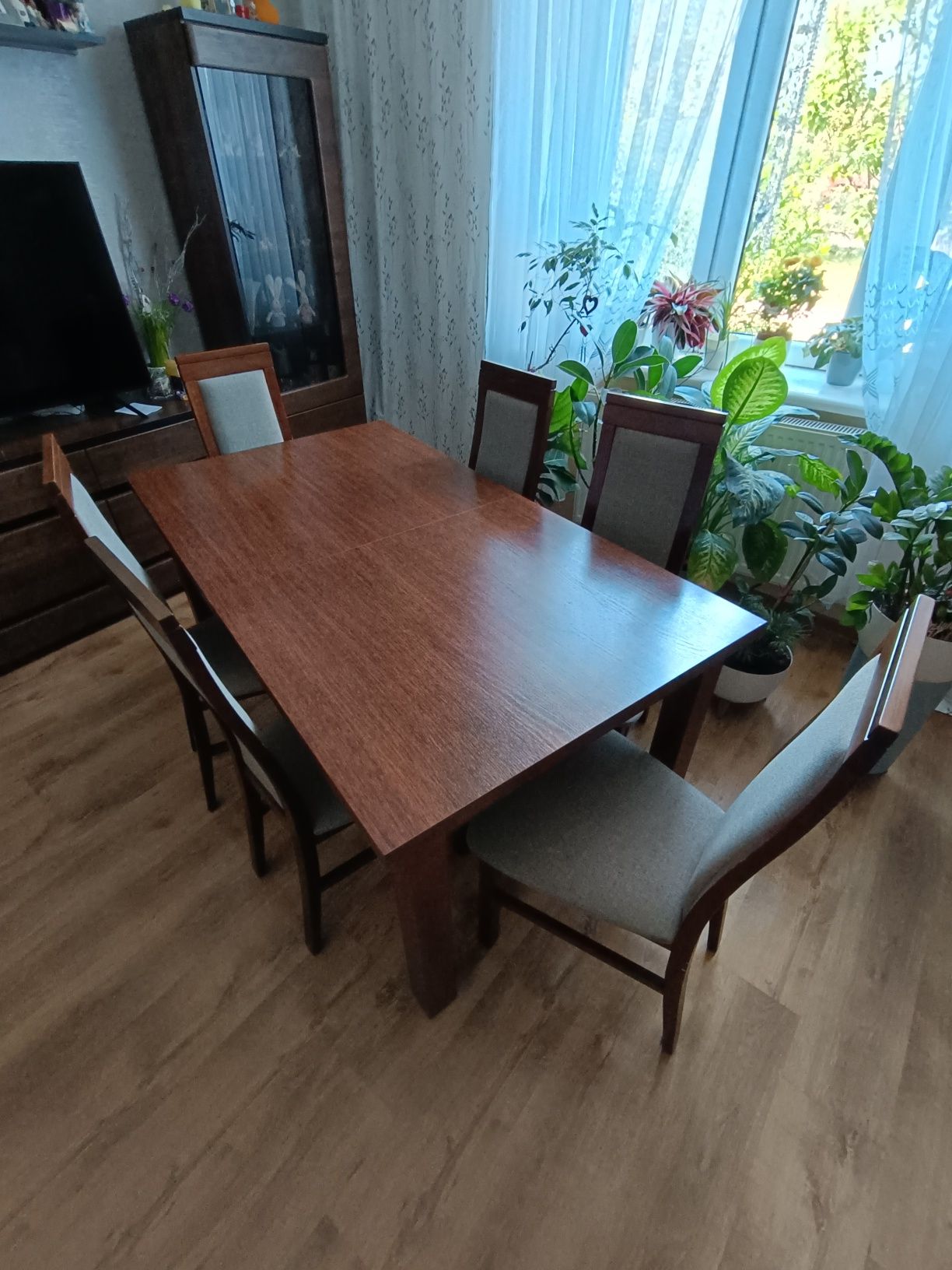 Stół jadalniany jak nowy bez krzeseł