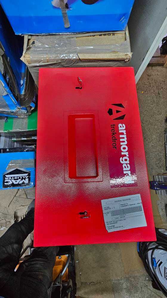 Skrzynia stalowa Armorgard TrekDror TKD1 490 x 1105 x 300mm