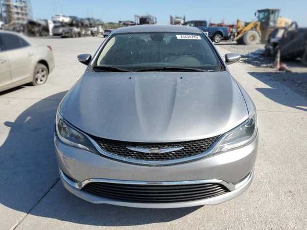 Автомобіль Chrysler 200 Limited 2016 року з США