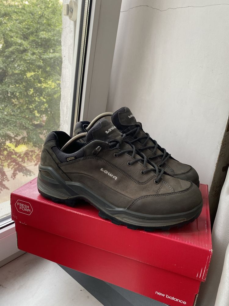 Lowa gore tex оригінал 42  43 черевики чоловічі трекінгові тактичні