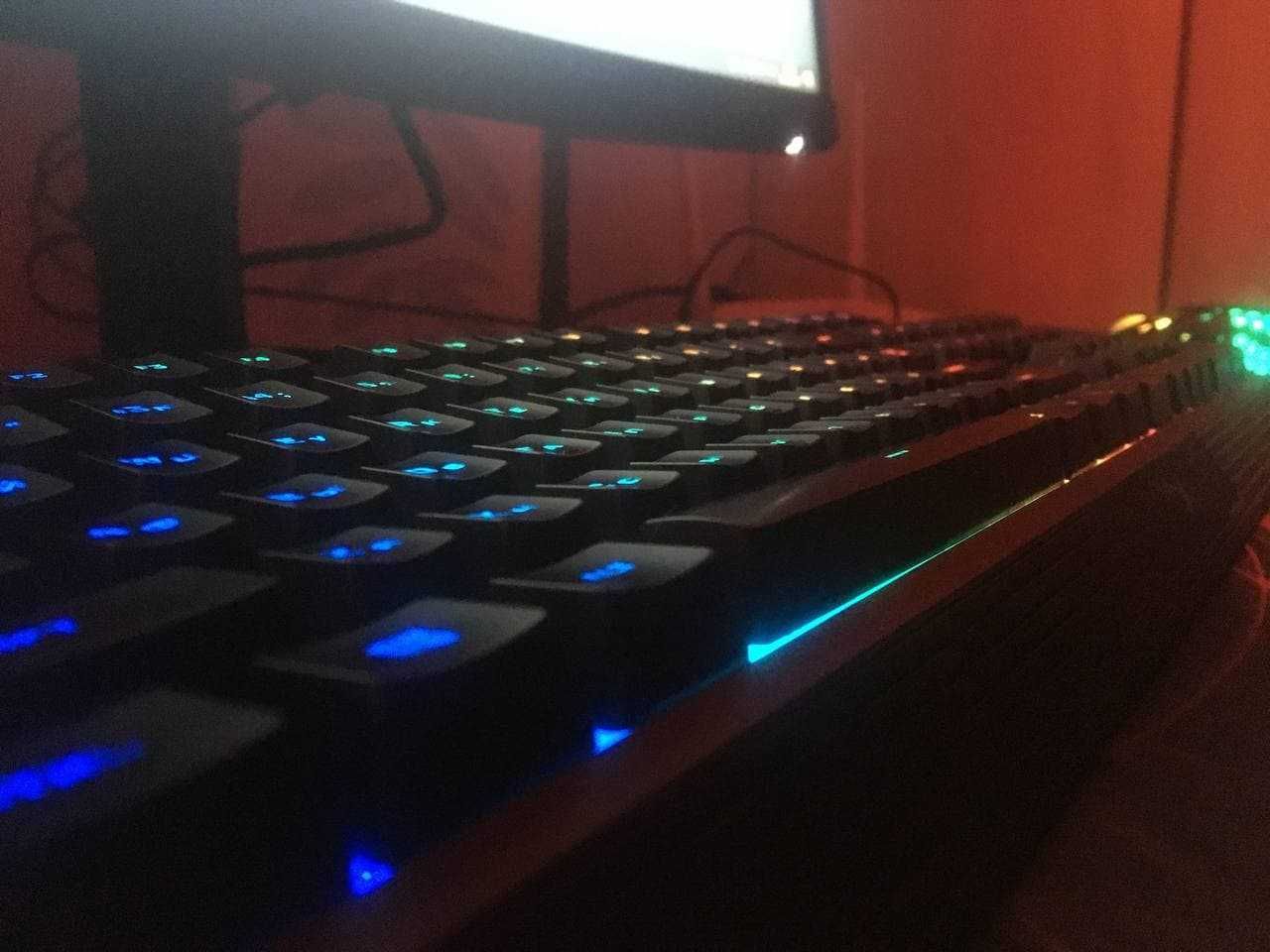 Мембранная игровая клавиатура HyperX Alloy Core RGB