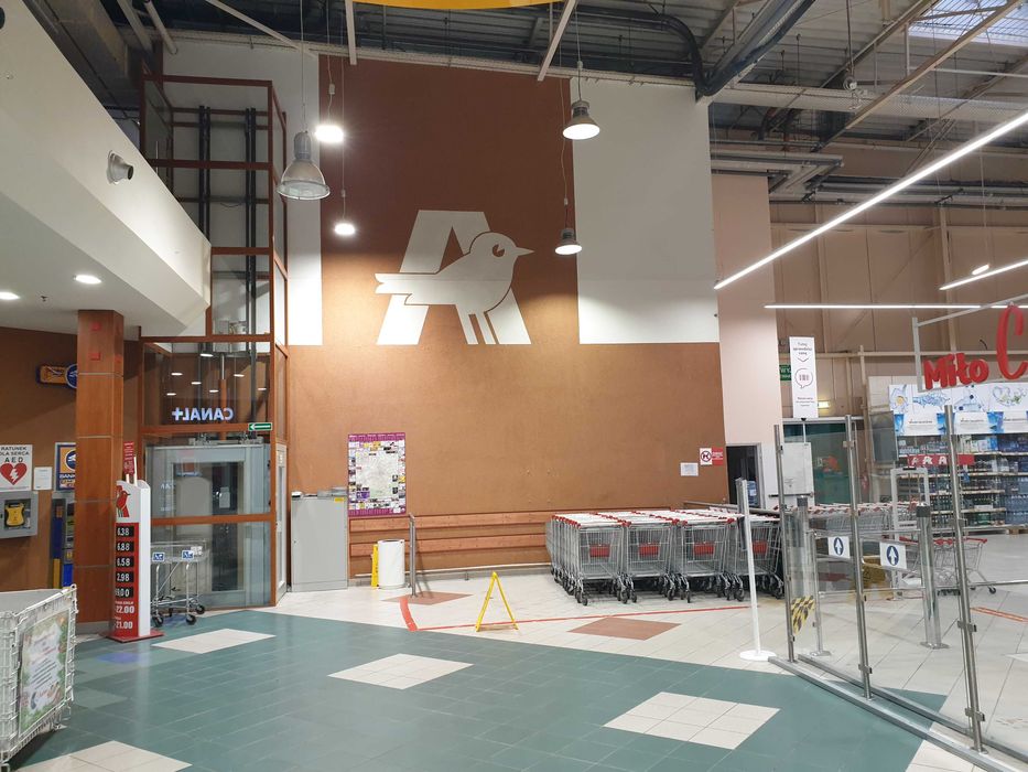 Kolportaż ściennych planów miast