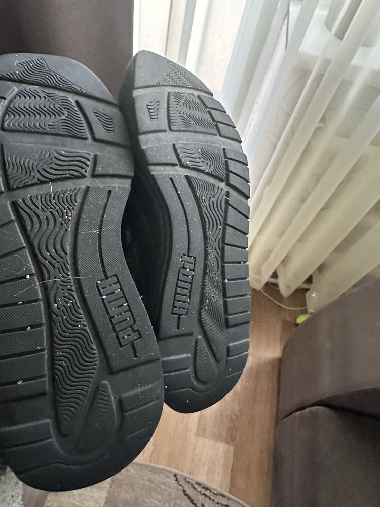 Оригінальні кросівки Puma, 37 р