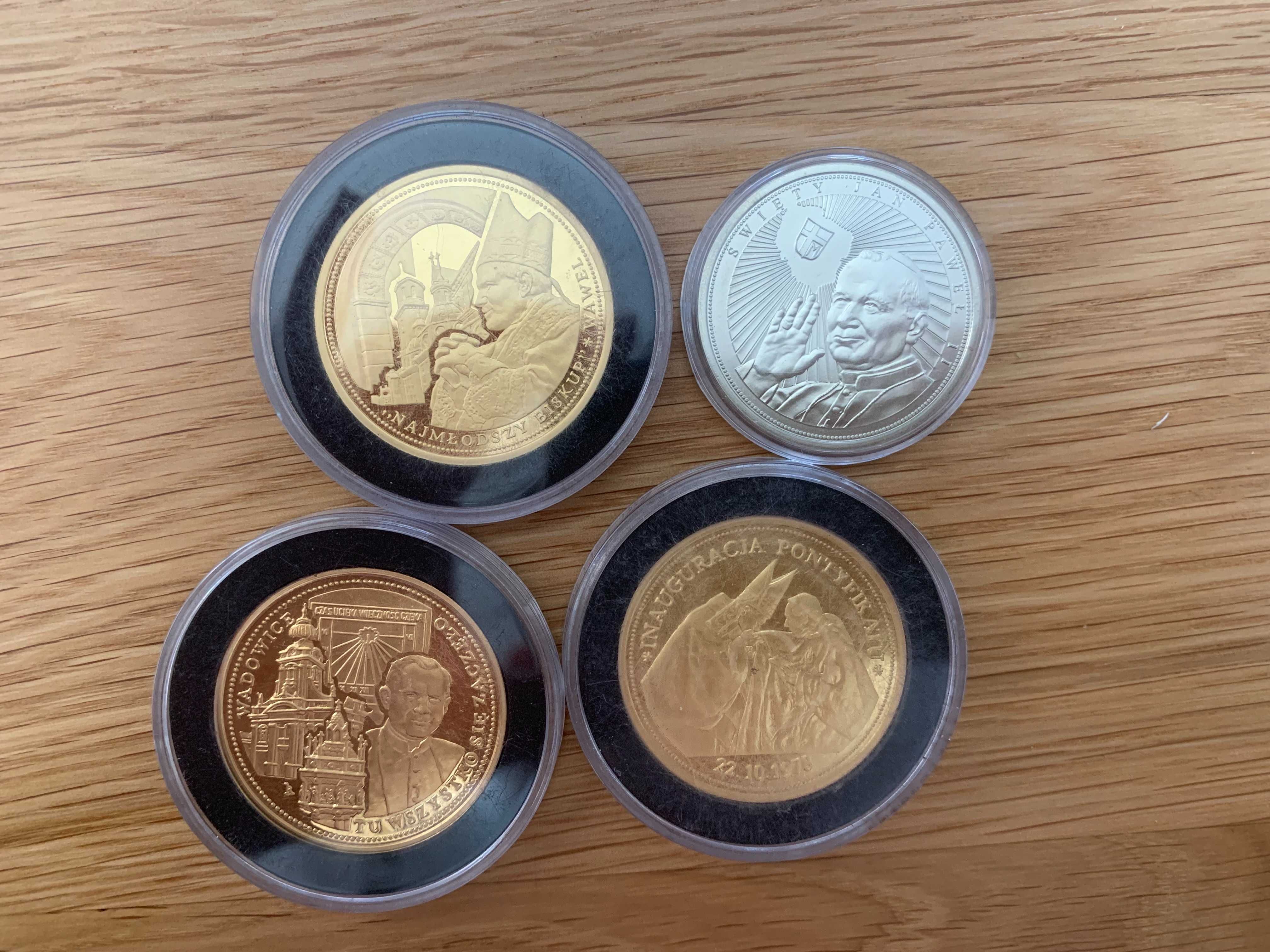 Monety z Janem Pawłem II (w kapslu ochronnym)