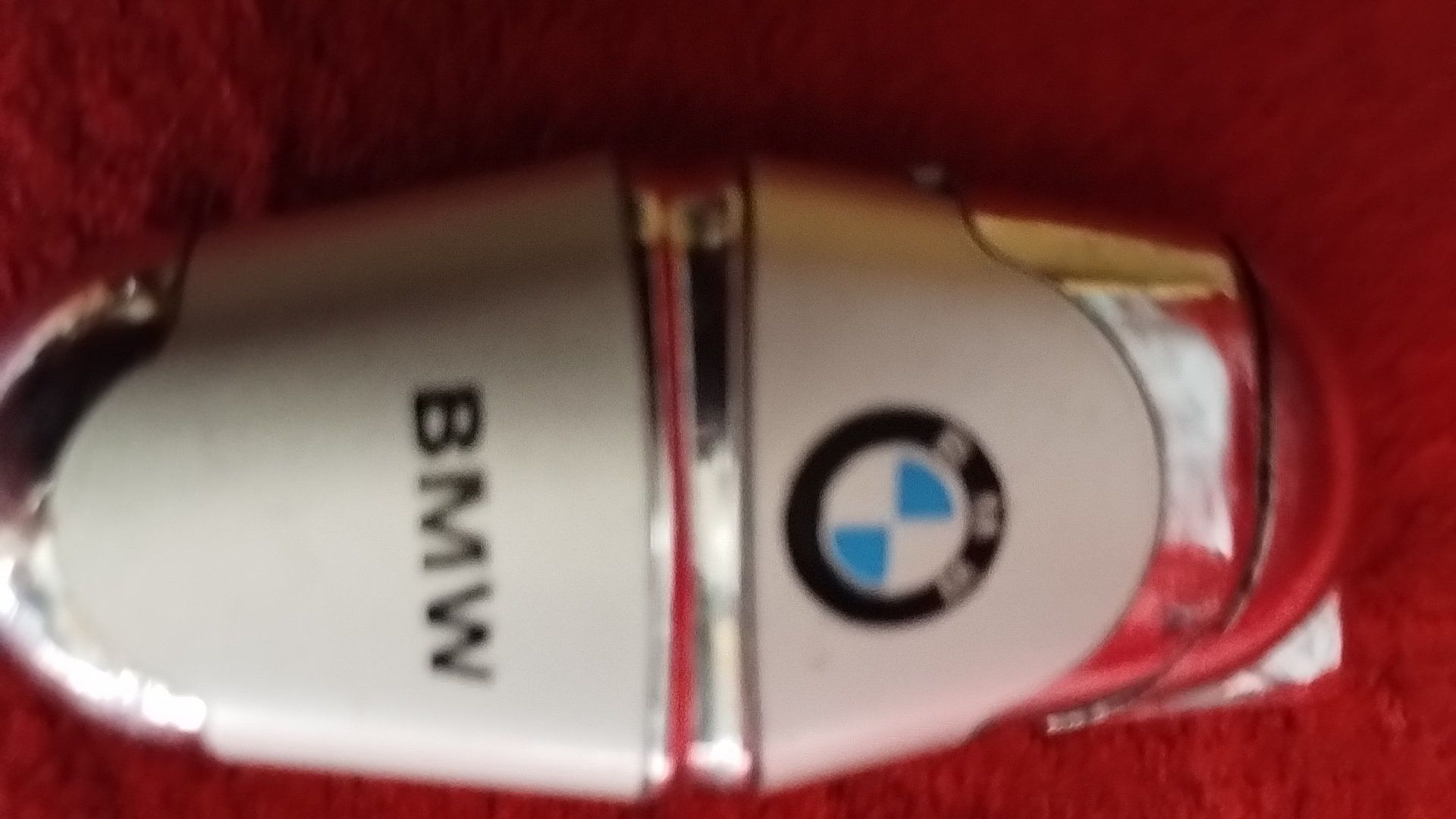 Sprzedam zapalniczkę B M W