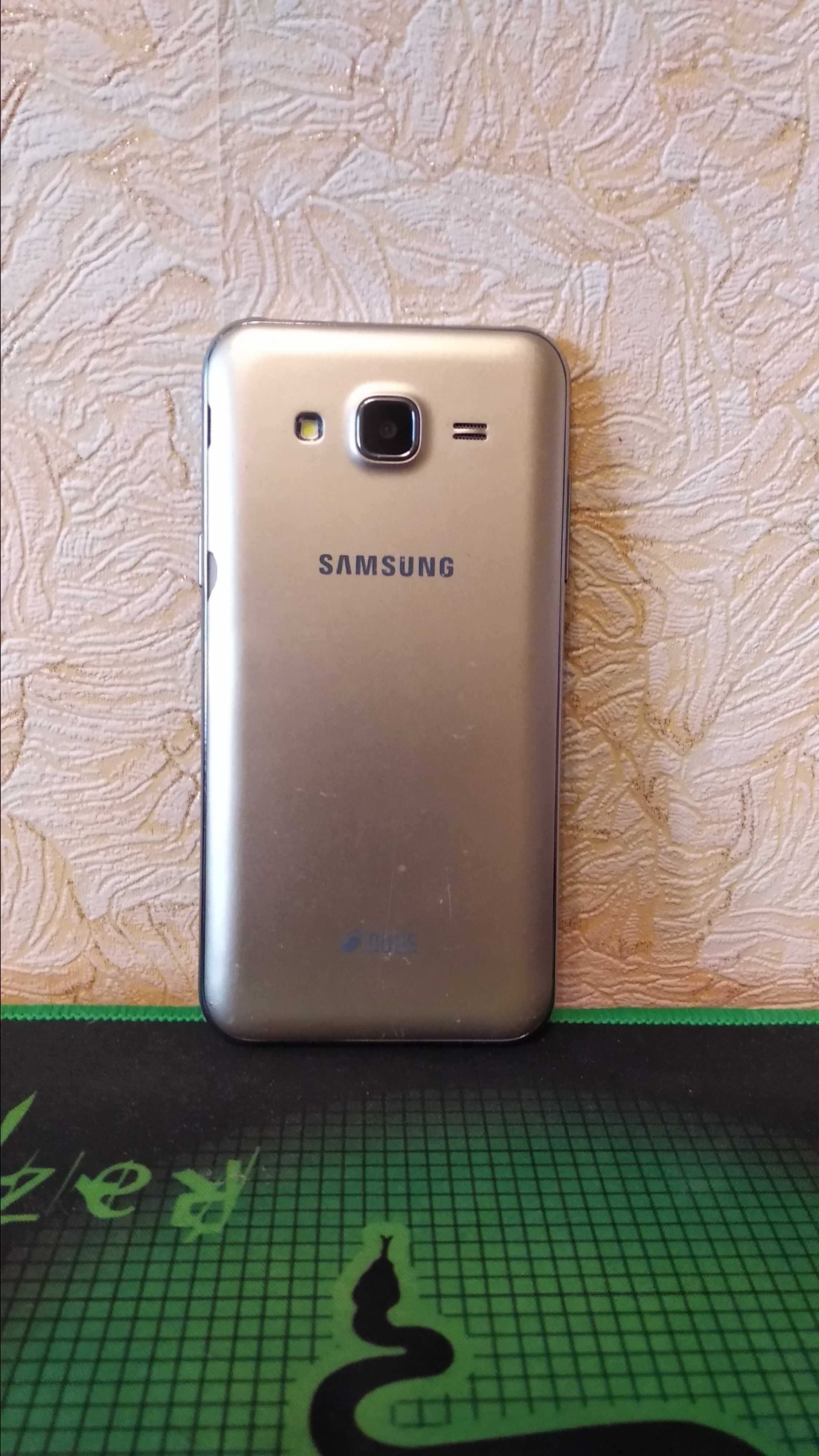 Продам телефон Samsung J500H/DS Gold.